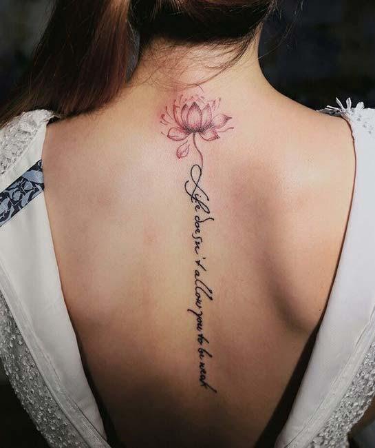 Tattoo hoa sen chữ phạn ở lưng 004
