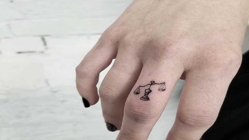 Tattoo mini ở ngón tay