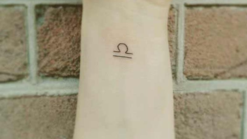 Tattoo mini với những ký tự giản đơn cho các bạn nữ thích sự dễ thương