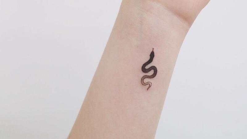 Hình tattoo rắn mini